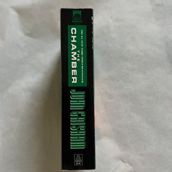 BARGAIN: Four (4) books: 3 by Michael Crichton and 1 by John Grisham - Picture 3 of 16